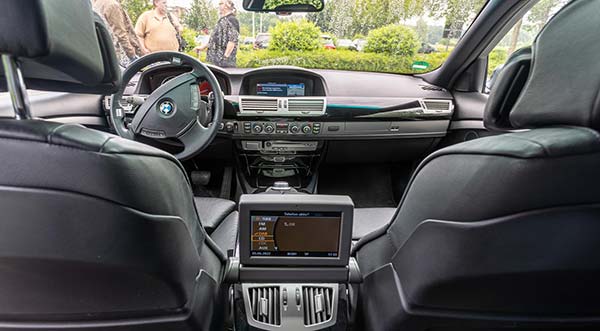 BMW 750Li (E66 LCI) von Manfred ("mannylein") mit Fond-Monitor, Rhein-Ruhr-Stammtisch im Juni 2022 in Castrop.-Rauxel