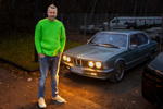 Rhein-Ruhr-Stammtisch im Dezember 2025: Michal ('bmwe23') vor seinem BMW 735i (E23)
