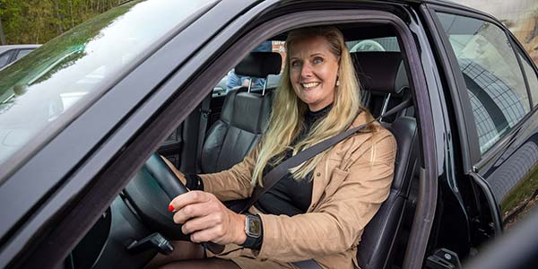 278. Rhein-Ruhr-Stammtisch im April 2026: Anne ('7878Anne') kam mit ihrem BMW 740iL (E38) erstmals zum Stammtisch